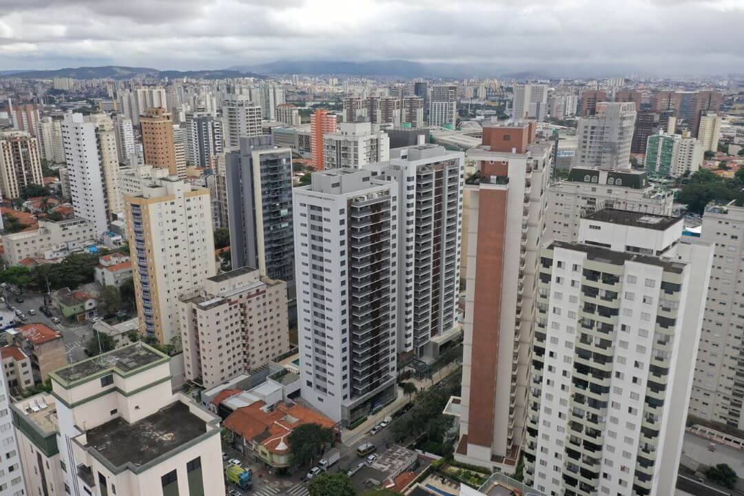 vista aérea da zona oeste com muitos prédios setin