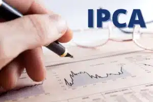 A imagem exibe a sigla IPCA (Índice Nacional de Preços ao Consumidor Amplo) e um gráfico de variação de preços